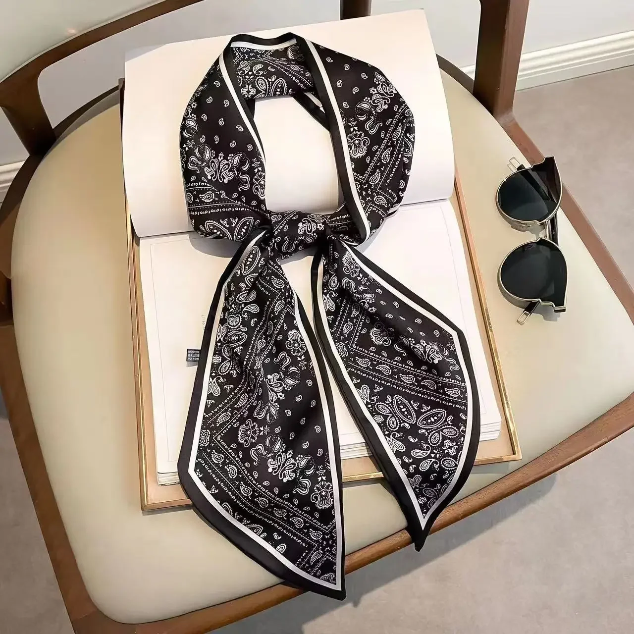 Luxury Bags Sales - Écharpe fine imprimée à carreaux, bandeau
