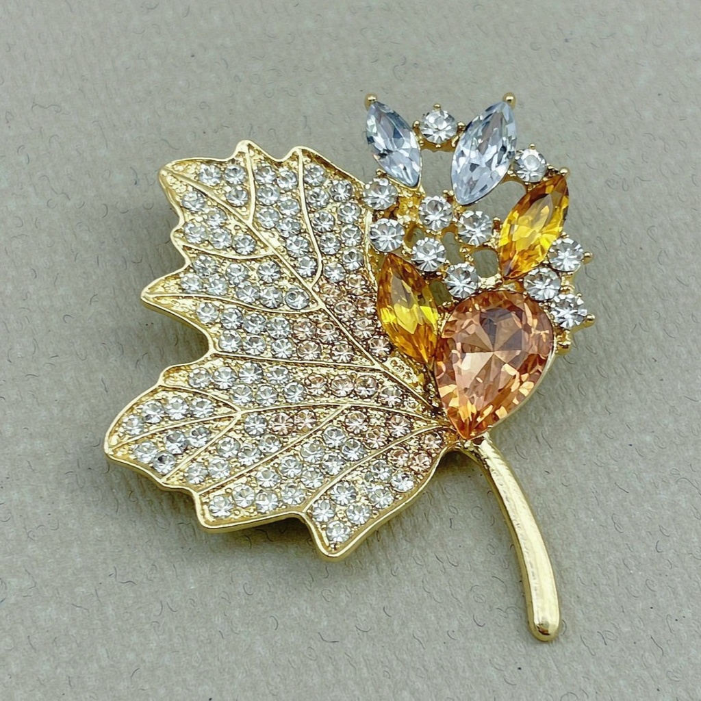 Broche de costume pour femme 2 - Luxury Bags Best avis et prix